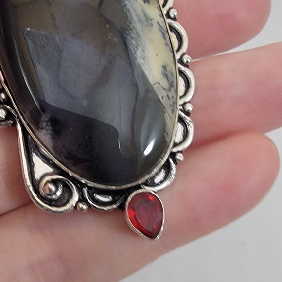 Handmade Silver Pendant with Dendritic Agate and Red Garnets in Bezel Setting - Picture 7 of 10